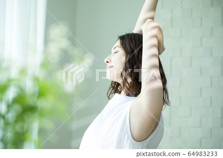 一個女人成長 64983233