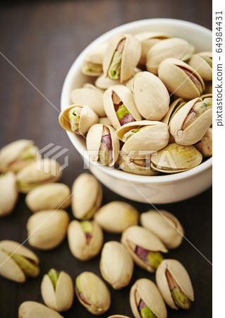 Pistachio 64984431