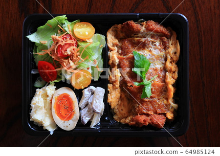 從上面煮的豬排便當 64985124