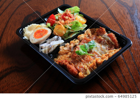 水煮的午餐 64985125