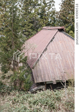 Ruins of an extinct village 64990518