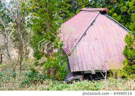 Ruins of an extinct village Ruins of an extinct village 64990519