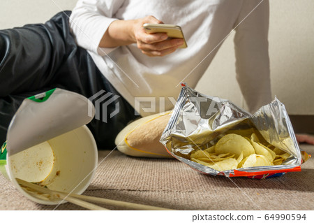 Daily life Gutai woman dried fish nest nest Daily life Gutai woman dried fish nest nest 64990594