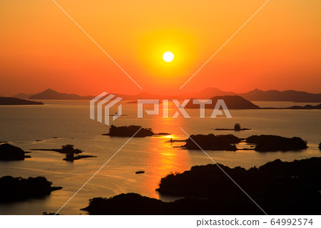 "Sasebo, Nagasaki" Exhibition Sunset and Kujukushima seen from Kaiho "Sasebo, Nagasaki" Exhibition Sunset and Kujukushima seen from Kaiho 64992574