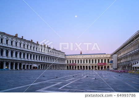 Venice, Italy, sunrise, Piazza San Marco, early morning, canal town, tourist destination, historic town 64993786
