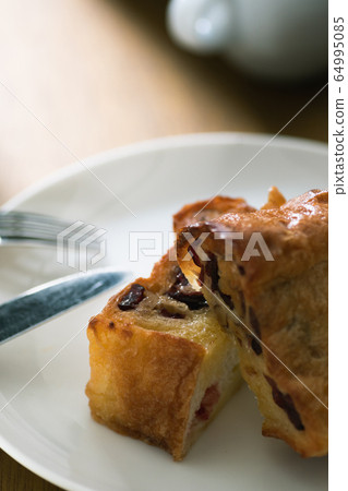 Bread breakfast image 64995085