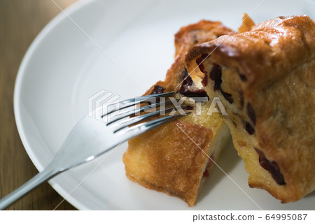 Bread breakfast image 64995087