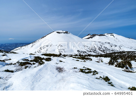 [青森縣八甲田山]春季八甲田雪景 64995401