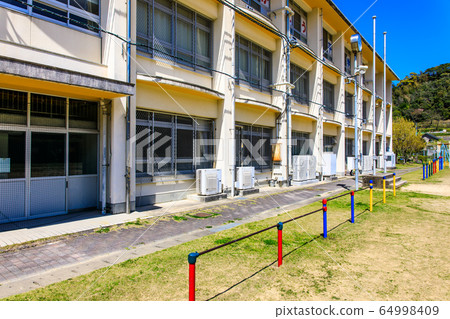 Nagasaki City Kabira Elementary School closed, historical record [Nagasaki City] 64998409