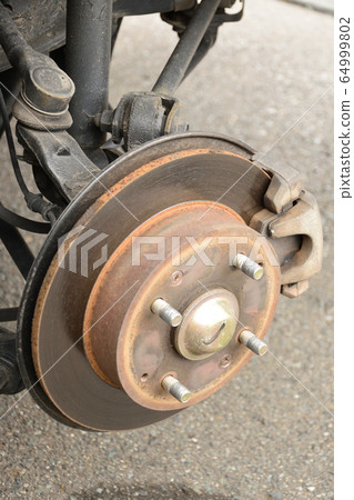 汽車輪轂上的鐵鏽 64999802