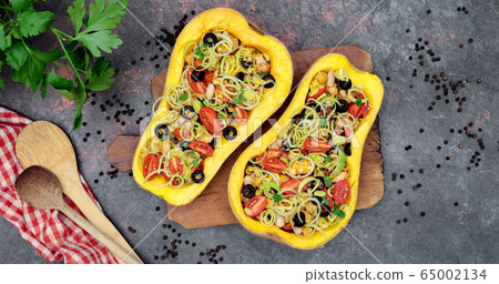 Baked butternut squash with vegetables 65002134