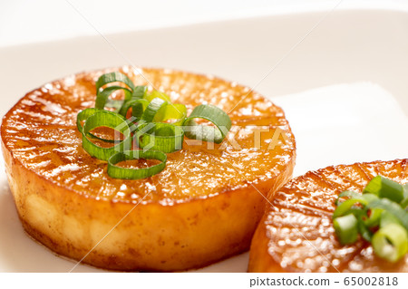 Radish steak (butter soy sauce flavor). Radish steak (butter soy sauce flavor). 65002818
