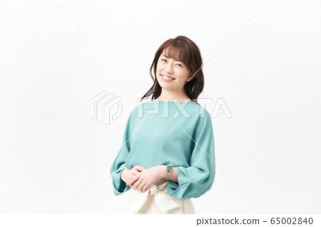 女性白色背景工作室拍攝 女性白色背景工作室拍攝 65002840