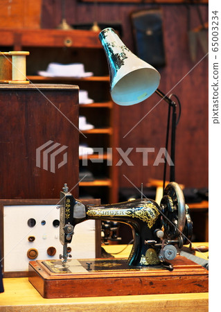Sewing machine Sewing machine 65003234