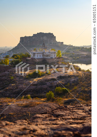 View of Jaswant Thada and Mehrangarh Fort in Jodhpur city in Rajasthan, India View of Jaswant Thada and Mehrangarh Fort in Jodhpur city in Rajasthan, India 65005151