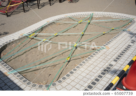 由於電暈（COVID-19），公園和遊樂場的設備禁止進入 65007739