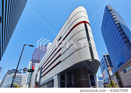 Cityscape of Umeda, Osaka Hep Navio (Hankyu Department Store Men's Building) 65007999