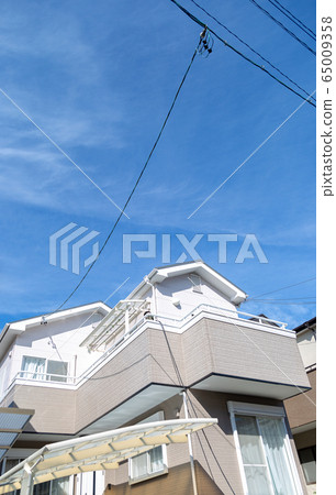 House exterior painting, balcony cleaning 65009358