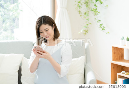 Female smartphone search Female smartphone search 65018003