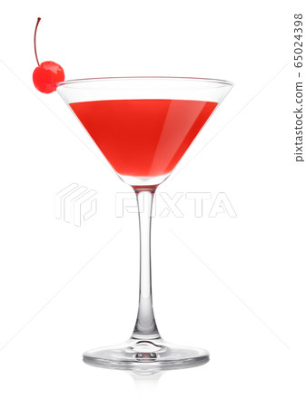 Cosmopolitan cocktail in classic crystal glass Cosmopolitan cocktail in classic crystal glass 65024398