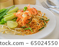 Fried noodle Thai style with prawns or padthai 65024550