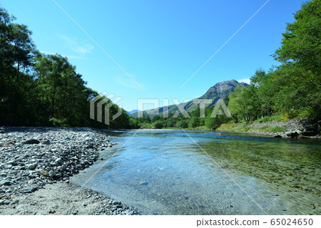 Kamikochi Azusa River and Yakedake (Matsumoto City, Nagano Prefecture) 65024650