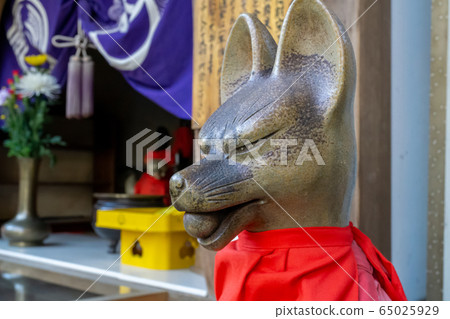 東京都心的豐川稻荷狐 65025929