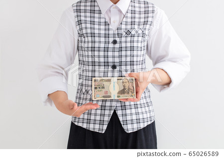 一名銀行職員的女人有100萬日元。 65026589