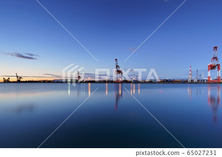 黎明前港灣 65027231