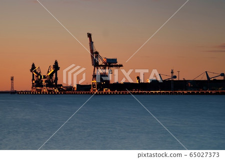黎明的港口 65027373