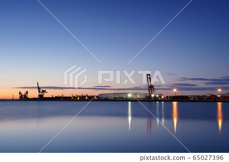 黎明前港灣 65027396