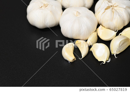 Vegetables garlic 65027819