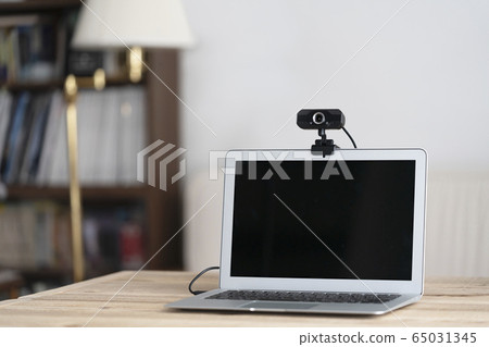 帶攝像頭的筆記本電腦 65031345