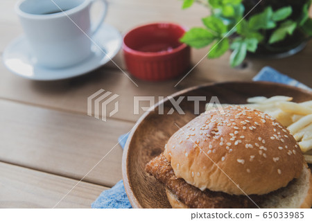 一個漢堡包 65033985