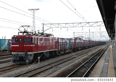 Koushida站的JR貨運ED75拖車貨運列車 Koushida站的JR貨運ED75拖車貨運列車 65035643