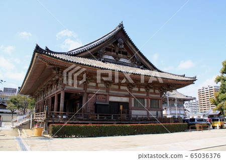 Osaka Shitennoji Temple at 6 o'clock Osaka Shitennoji Temple at 6 o'clock 65036376