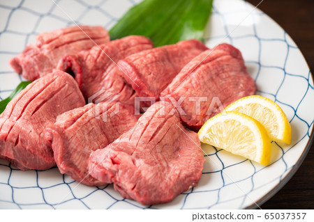 Thick cut beef tongue 1 cm cut Thick cut beef tongue 1 cm cut 65037357
