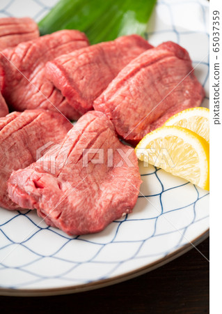 Thick cut beef tongue 1 cm cut Thick cut beef tongue 1 cm cut 65037359
