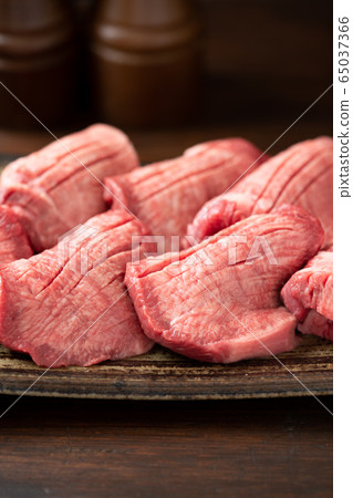 Thick cut beef tongue 1 cm cut 65037366