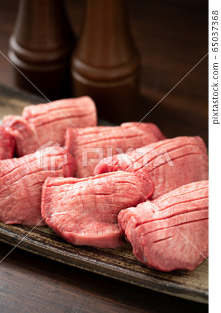 Thick cut beef tongue 1 cm cut 65037368