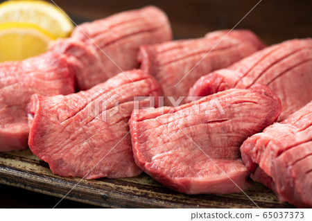 Thick cut beef tongue 1 cm cut 65037373