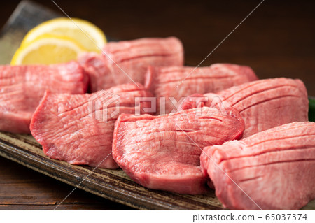 Thick cut beef tongue 1 cm cut 65037374
