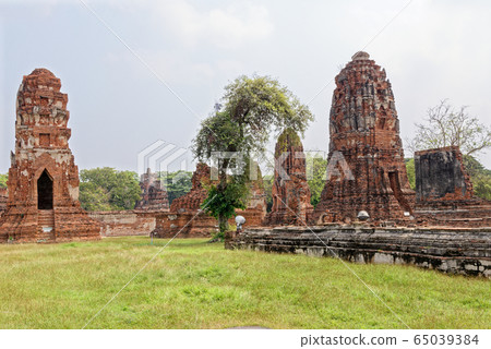 Buddhist temple of Wat Mahathat, Sukhothai - 65039384