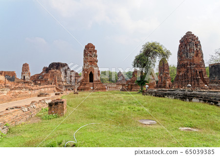 Buddhist temple of Wat Mahathat, Sukhothai - 65039385