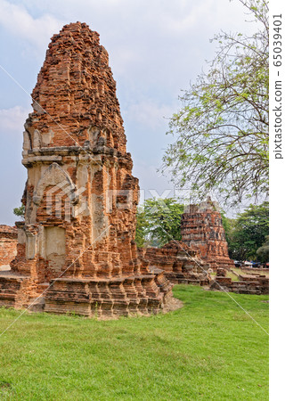 Buddhist temple of Wat Mahathat, Sukhothai - 65039401