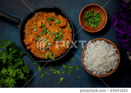 chicken with vegetables 65041803