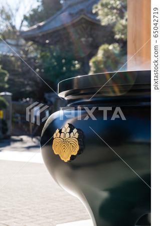 從仙閣寺內的香爐冒出的香火 65042719