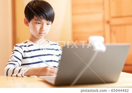 家庭學習在線課堂小學形象 65044482