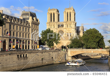 Notre Dame and Seine River, Paris, France Notre Dame and Seine River, Paris, France 65046431