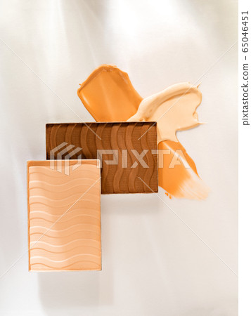 Skin tone correctors composition. 65046451